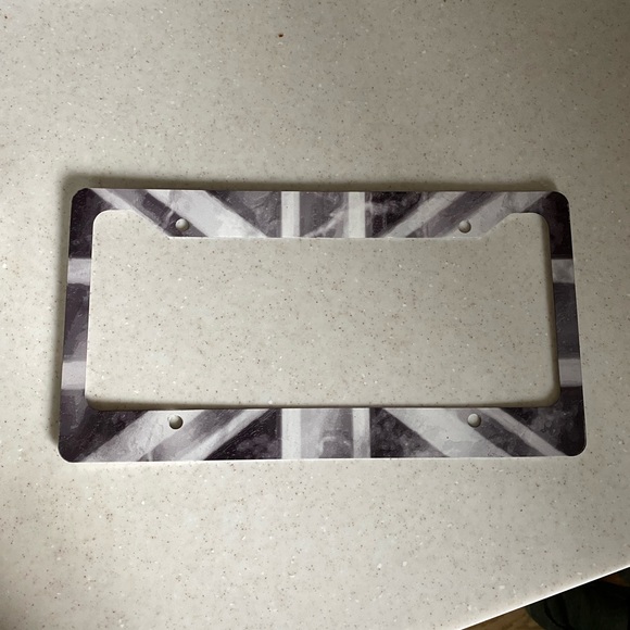 Mini Cooper Grille Badge @ license plate frame - Picture 4 of 5